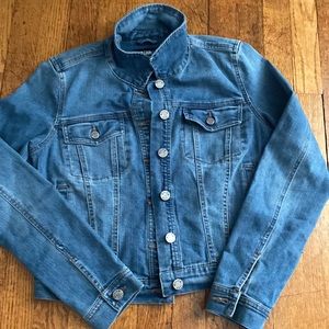 William Rast jean jacket. Size small, great for kids